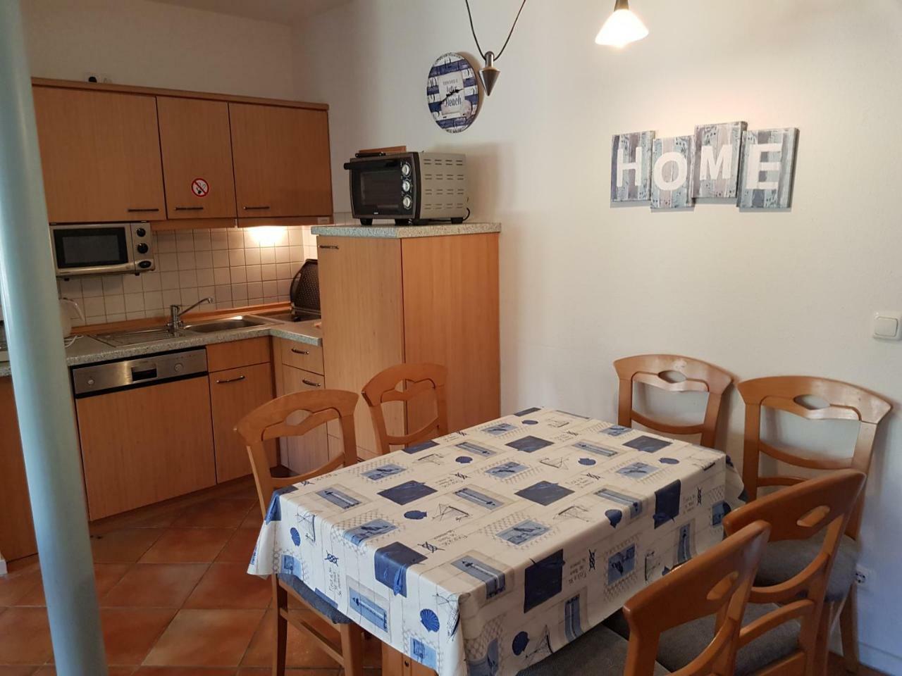 Ferienwohnung 4 Im Haus Am See Mit Wintergarten Und Terrasse Seedorf  Oda fotoğraf