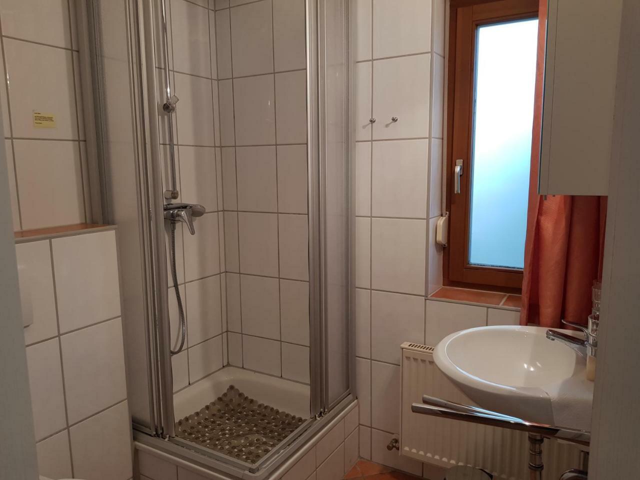 Ferienwohnung 4 Im Haus Am See Mit Wintergarten Und Terrasse Seedorf  Oda fotoğraf