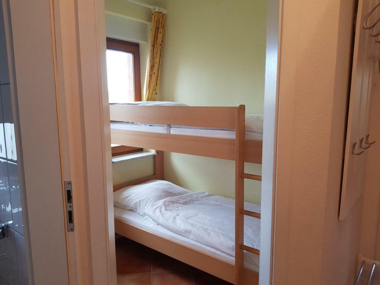 Ferienwohnung 4 Im Haus Am See Mit Wintergarten Und Terrasse Seedorf  Oda fotoğraf
